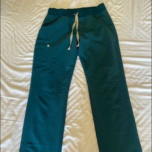Figs Kade style scrub pants in discontinued color
